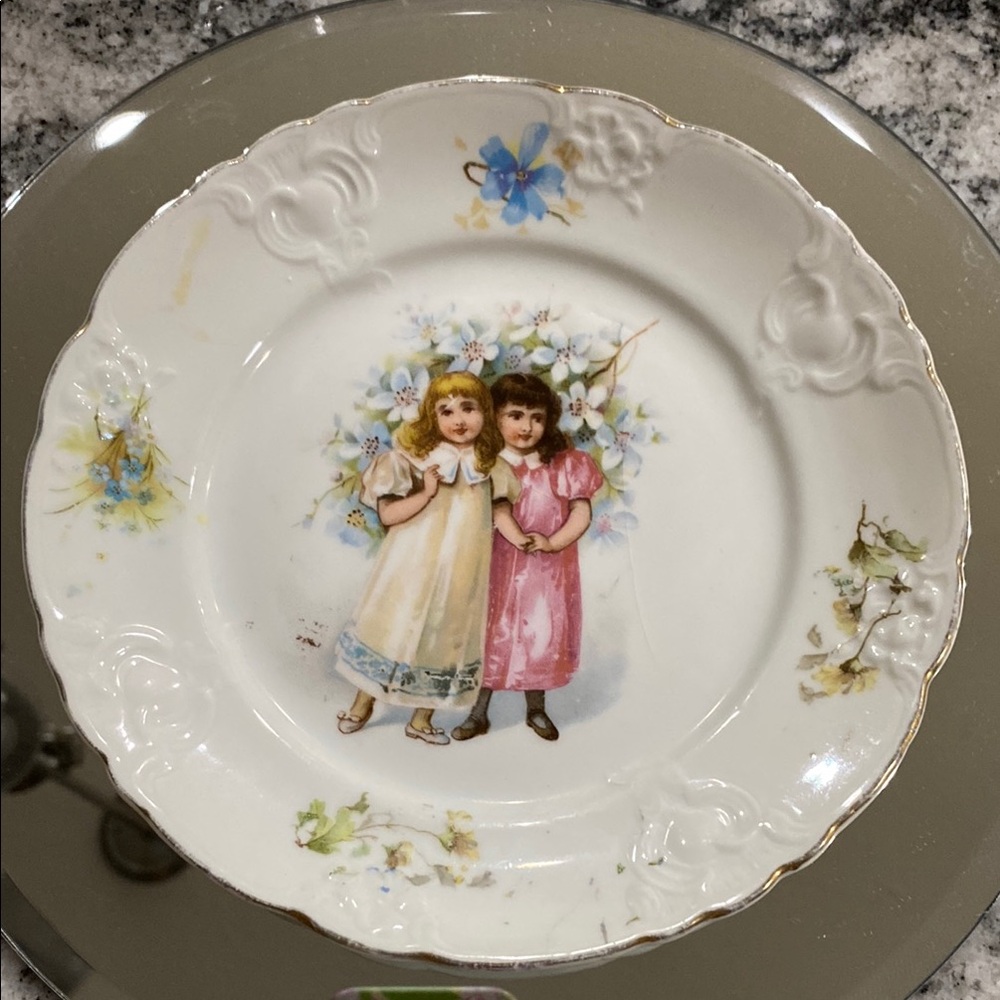 Antique Victorian Portrait Cabinet Plate 2 Girls Unmarked Gold Trim!